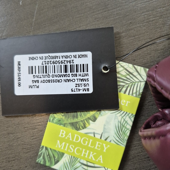 Badgley Mischka Quilted Shoulder Bag - Picture 4 of 7